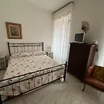 Dora Location Near Beaches Apartmán *